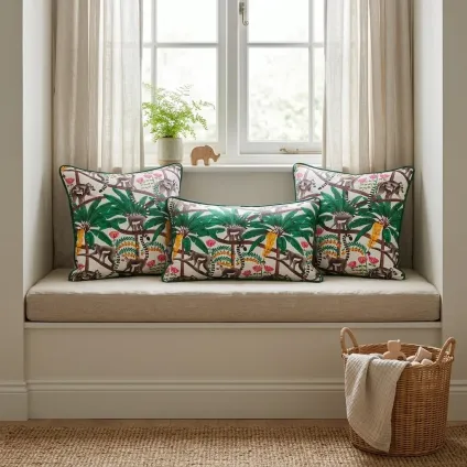 COUSSIN LEMURIENS FOND BLANC